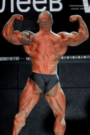 CLASSIC PHYSIQUE